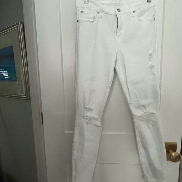 7 FOR ALL MANKIND Gwenevere White Frayed Distressed Stretch Ankle Skinny Jeans - Picture 2 of 10
